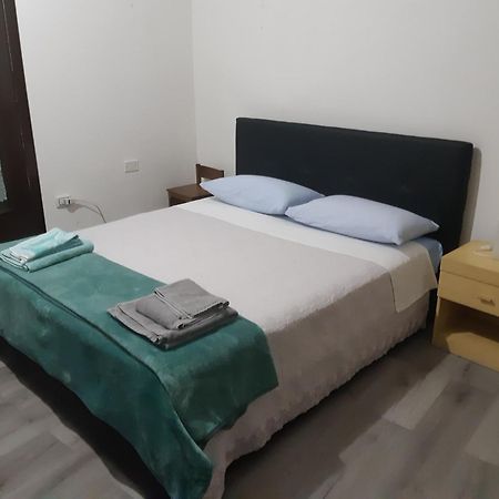 Affitti Brevi Ferrera Monolocale Ferrera 20 Minuti Da Rho Fiera E San Siro Διαμέρισμα Bareggio Εξωτερικό φωτογραφία