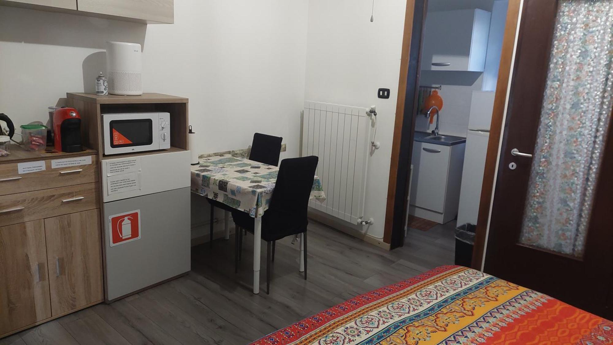 Affitti Brevi Ferrera Monolocale Ferrera 20 Minuti Da Rho Fiera E San Siro Διαμέρισμα Bareggio Δωμάτιο φωτογραφία